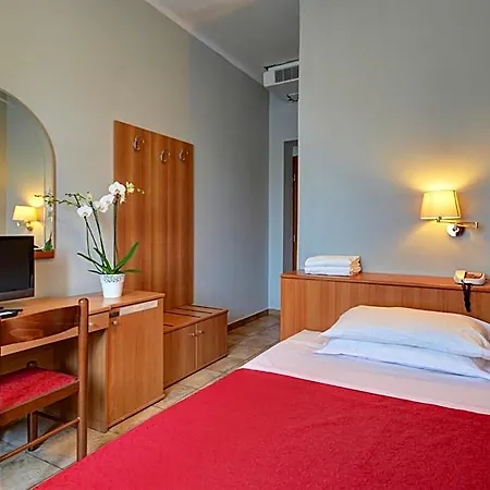 Astor Отель 3*