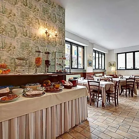 Astor Hotel 3*