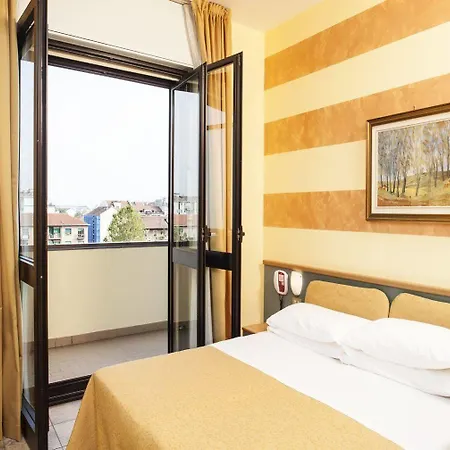 Astor Hotel 3*