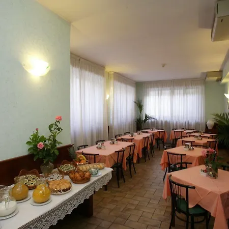 Hotel Astor 3*