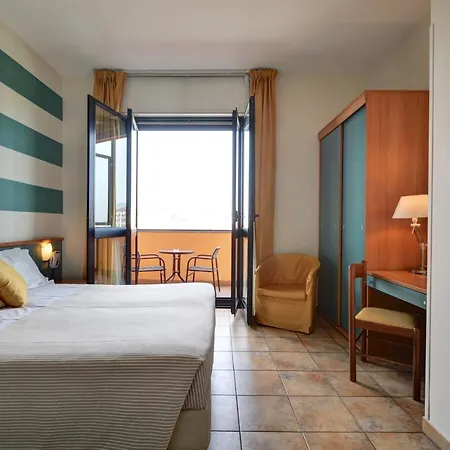 Astor 3*